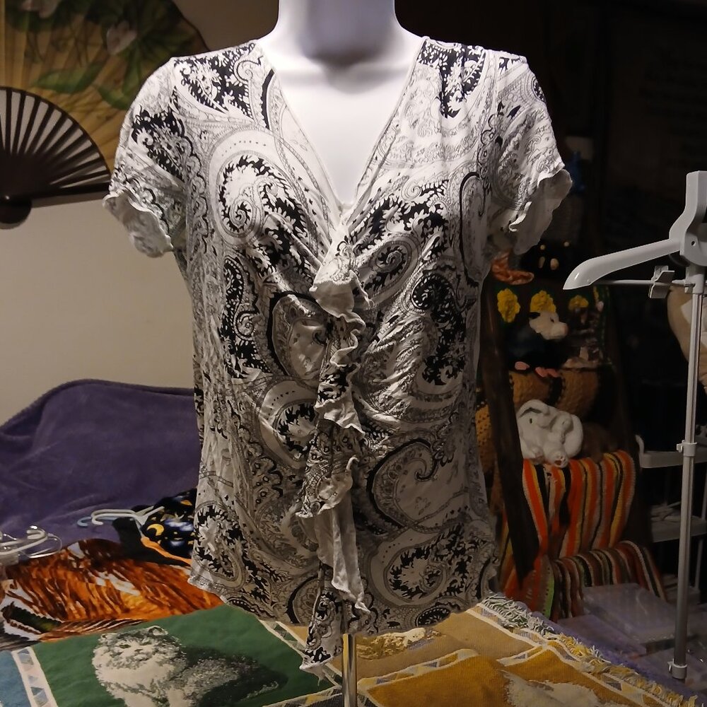 JW Junction West Medium M Black & White Short Sleeve Ruffled Front Top Shirt